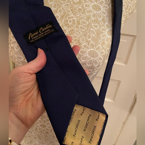 Lot of 3 vintage neckties Oscar dela Renta gray & Pierre Cardin navy blue & red - Picture 2 of 13